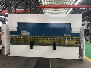 AHYW 125T4m CNC Synchro Pressbrakes 4 Axis