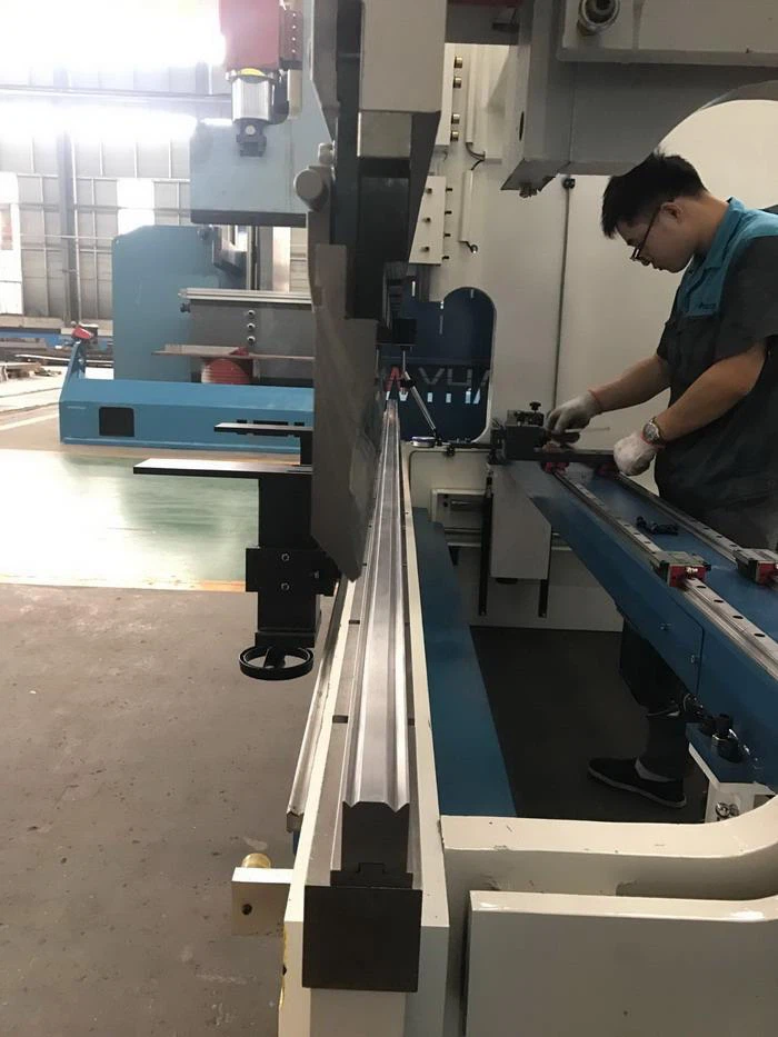 Amada Promecam top punch and 2V quick change die Yawei press brake PBH 5 axis
